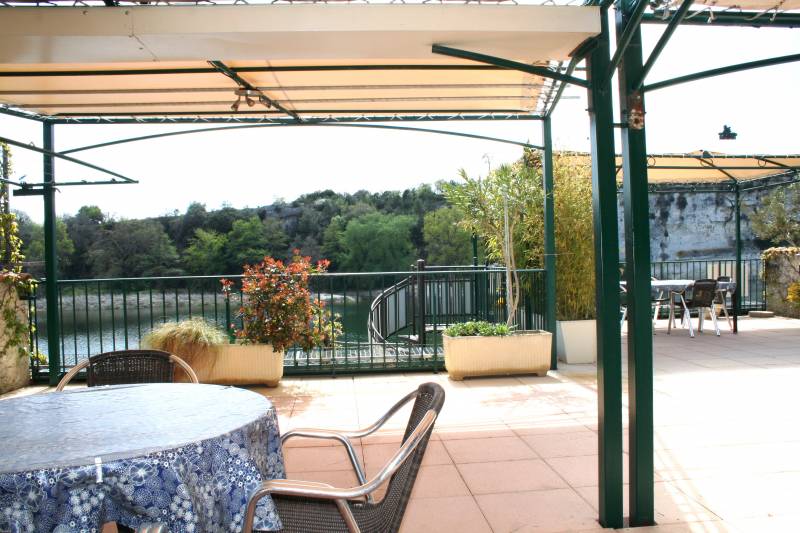 Grande maison de village avec 3 gites Bord de rivière Ardèche  