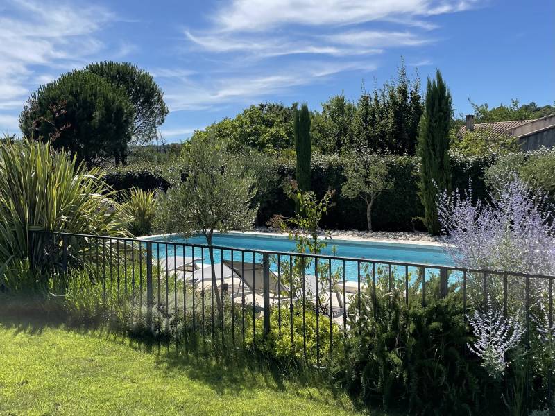 EXCLUSIVITÉ, Villa Provençale St Restitut en Drôme provençale très belle réalisation, 4 ch, 1 bureau 