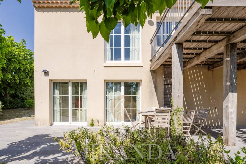 A vendre dans copropriété , appartement en rdc avec terrasse privative Secteur Montélimar  