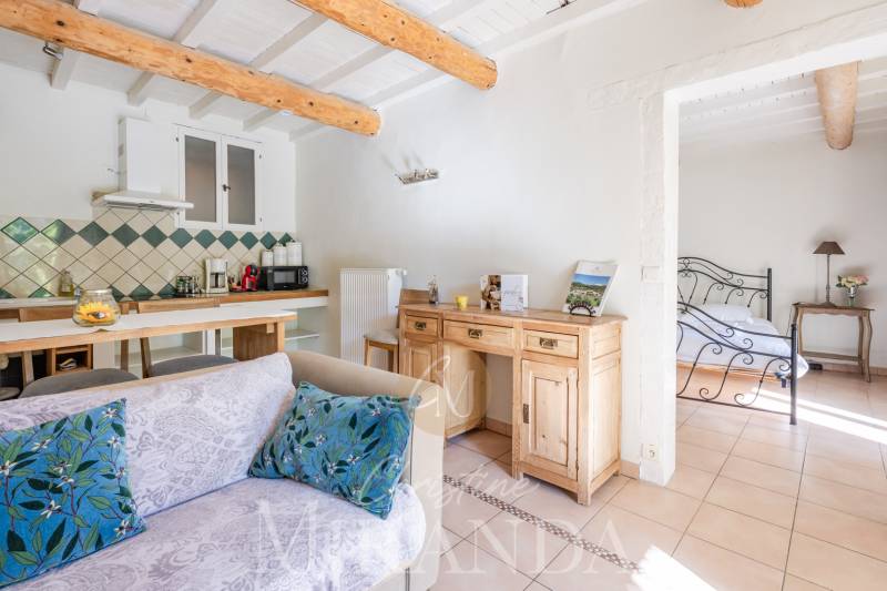 Vivre à la campagne, dans une résidence avec des espaces communs Allan  