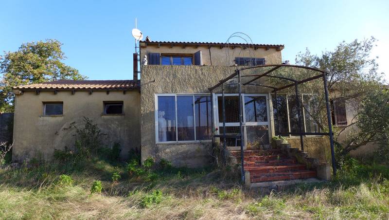 A restaurer Secteur de la Garde Adhémar Dans quartier loti, résidentiel COMPROMIS SIGNÉ villa entièrement à restaurer de 200m² - Ref : 4053 - 255 000 €