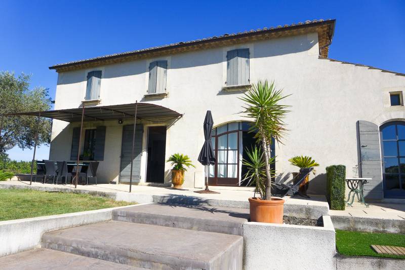 Propriété pleine de charme au milieu des vignes, truffière et oliviers Proche Sainte Cécile les Vignes  -Réf 4036