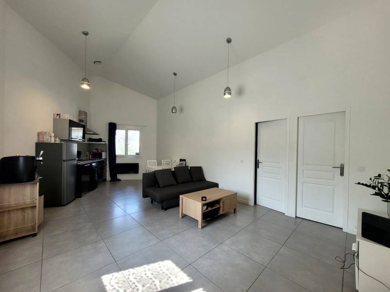 Appartement  avec terrasse à vendre proche centre ville ST PAUL TROIS CHATEAUX 