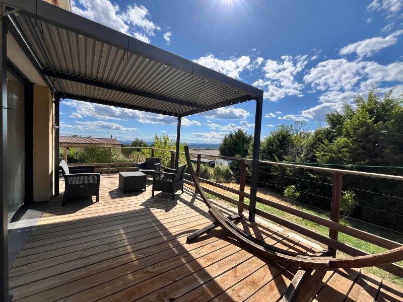 A vendre, Villa  RT2012 de plain-pied, au calme, 3 chambres La Garde Adhémar au bout d'une impasse, 