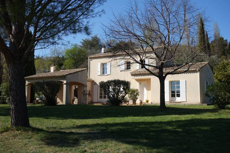 Belle maison de qualité dans secteur privilégié. La Garde Adhémar