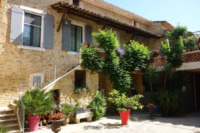 A vendre Gard Nord , Mas avec vue - terrain et piscine