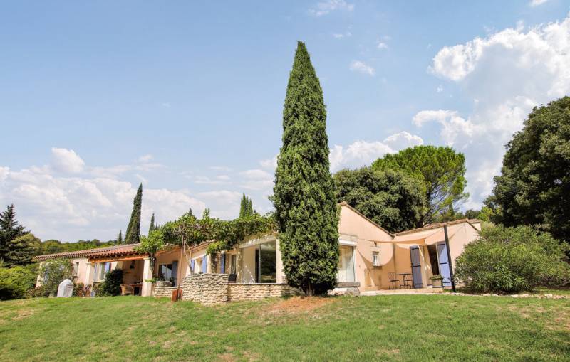 Villa  à vendre dans un écrin de verdure, Proche St Paul 3 Châteaux en campagne, de plain pied, 5 ch