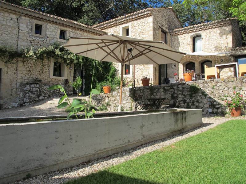 Propriété à vendre Au coeur de la Drôme Provençale Alliance du moderne et de l'ancien Propriété à vendre Au coeur de la Drôme Provençale Vue dominante, superbe Alliance du moderne et de l'ancien