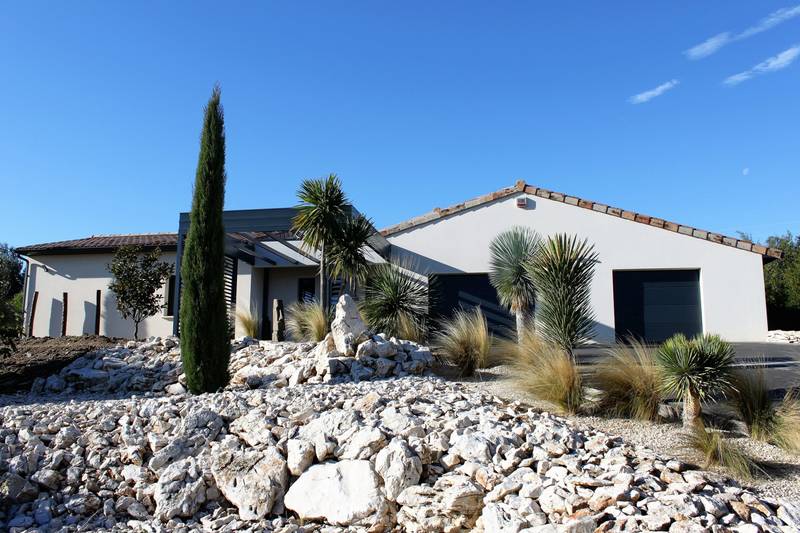 A vendre Villa  A proximité des Gorges de l'Ardèche Villa contemporaine A vendre Villa  A proximité des Gorges de l'Ardèche Au calme, non isolée Villa contemporaine