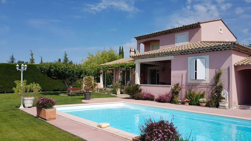  Villa 150m² sur terrain 1300m², entre St Cécile les Vignes et St Paul Trois Chateaux vendue par l'agence Christine Miranda 