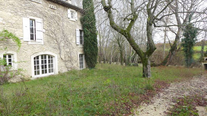 Ancien moulin restauré Drôme Provençale en bordure de ruisseau Ancien moulin restauré Drôme Provençale 10mn de Grignan en bordure de ruisseau