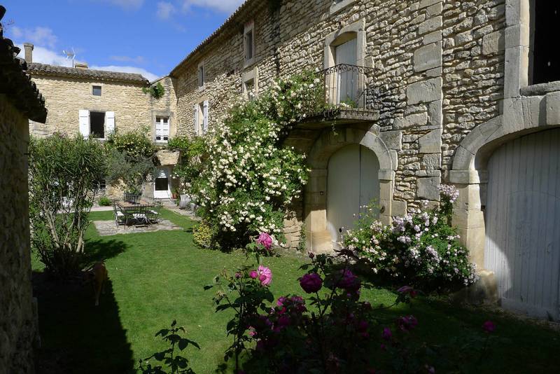 Propriété viticole à vendre en Drôme provençale mas, dépendances, cave, vignes Propriété viticole à vendre en Drôme provençale mas, dépendances, cave, vignes