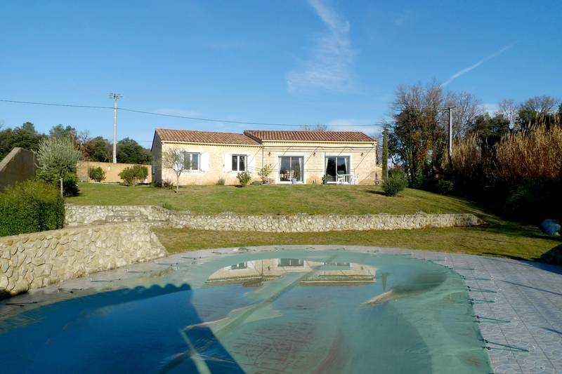 A vendre Villa  A 2km de Suze la Rousse Plain pied A vendre Villa  A 2km de Suze la Rousse En campagne, quartier résidentiel Plain pied