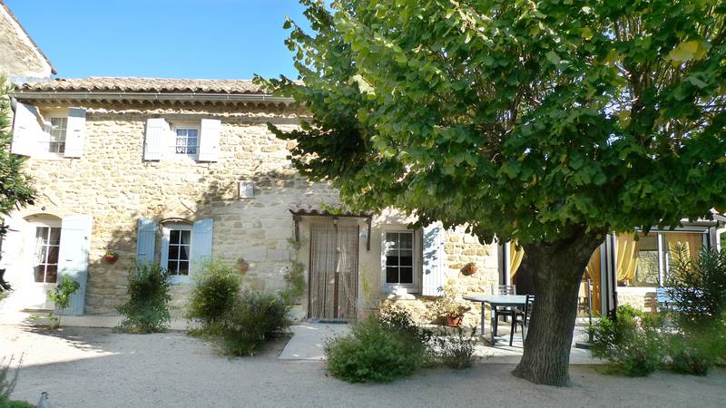 A vendre, Maison de village Proche Suze la Rousse  Jardin avec piscine A vendre, Maison de village Proche Suze la Rousse  Drôme Provençale Jardin avec piscine