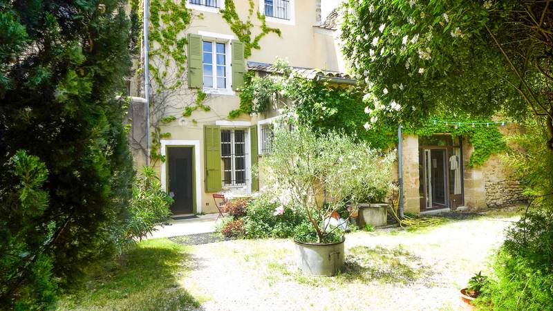 Au coeur d'un village du Haut  Vaucluse.....A vendre Hôtel particulier