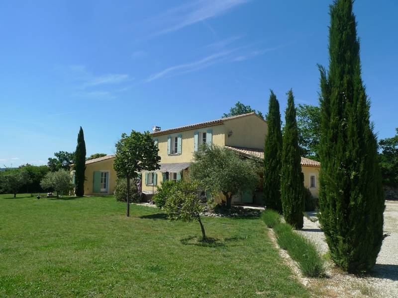  Villa  dans bel environnement - A 7km de Grignan