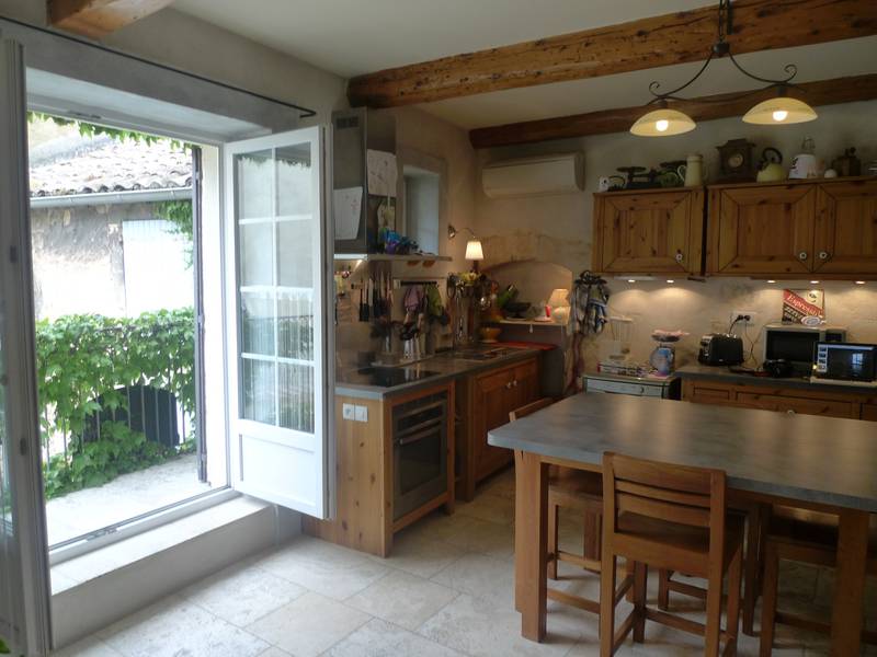 Maison de village, centre ville centre ville Maison de village, centre ville centre ville