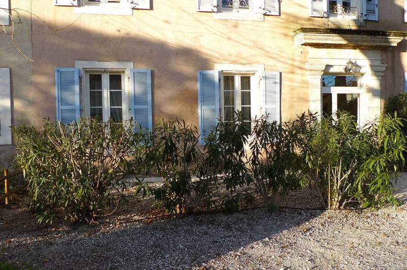 Dans résidence sécurisée avec piscine, appartement très bien entretenu