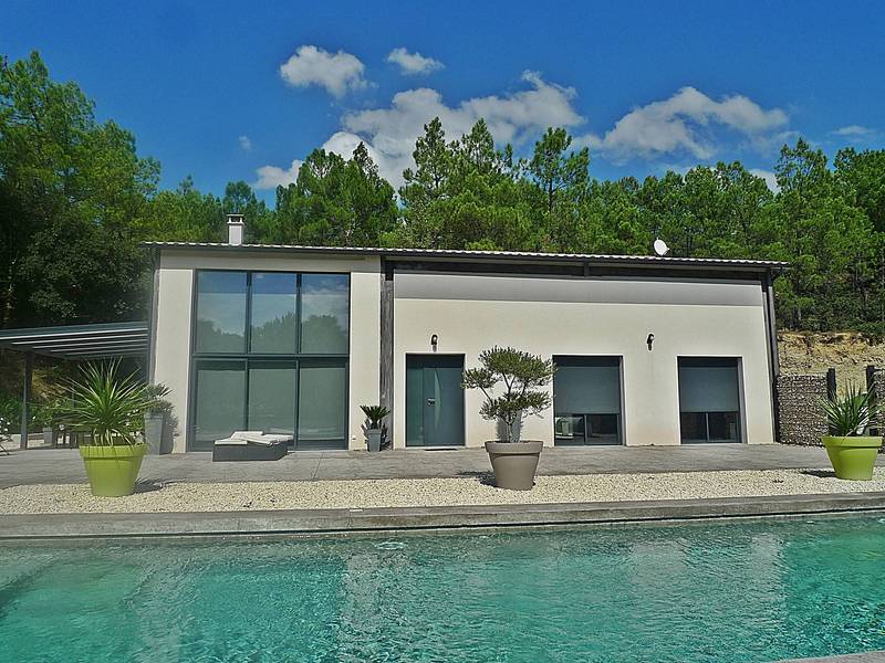 UNE ARCHITECTURE MODERNE