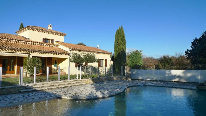 Enclave des Papes, Villa avec 1ha de terrain et piscine