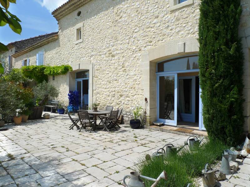 a vendre appartement de caractère  avec pisicne  proche Grignan 