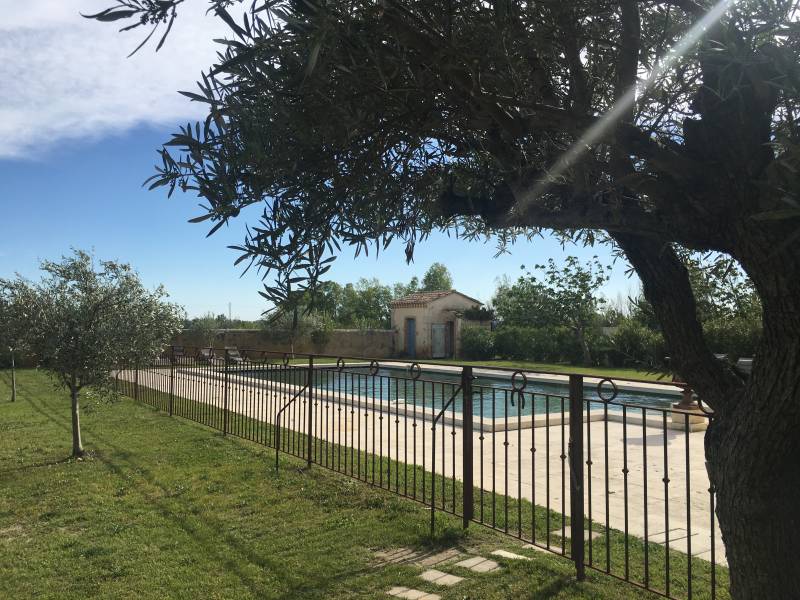 Partie de mas ancien restauré, 188 m2 copropriété en campagne Tulette  