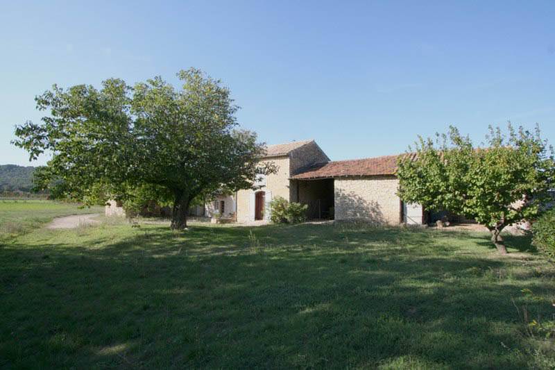 Mas en partie habitable Saint Restitut Vue Mont Ventoux et Dentelles de Montmirail  Mas en partie habitable Saint Restitut Vue Mont Ventoux et Dentelles de Montmirail 