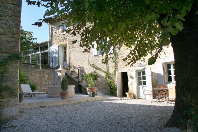 Mas Restauré Ardèche Méridionale Lavandes, cigales, produits bio Mas Restauré Ardèche Méridionale Lavandes, cigales, produits bio