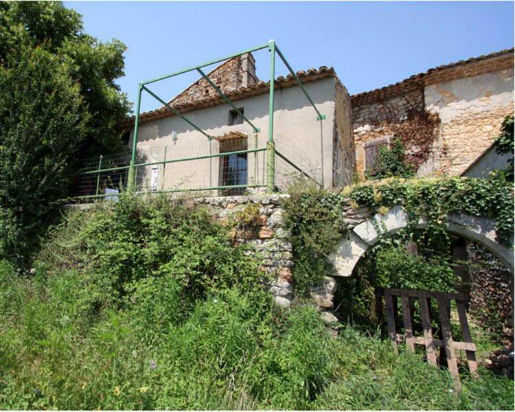 Mas à restaurer ardeche meridionale descente en canoé Mas à restaurer ardeche meridionale St marcel d'ardeche descente en canoé