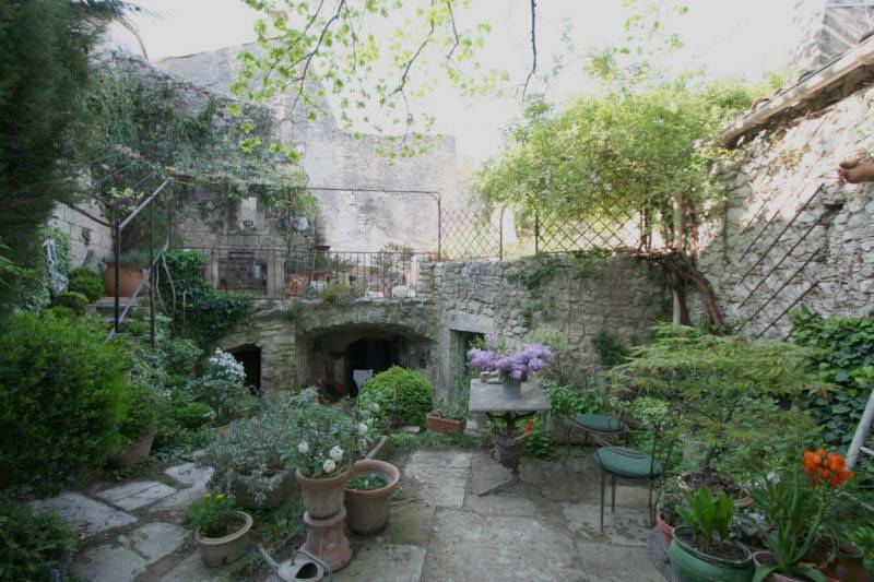 Maison de Village La Garde Adhemar Village perché de la Drôme Provençale Maison de Village La Garde Adhemar Village perché de la Drôme Provençale