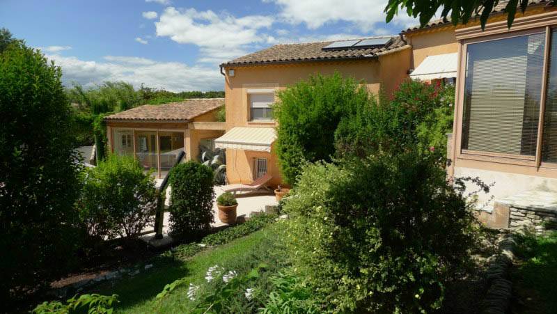 Villa Hameau d' Uchaux Avignon et son palais des papes Villa Hameau d' Uchaux Choregie d'Orange Avignon et son palais des papes