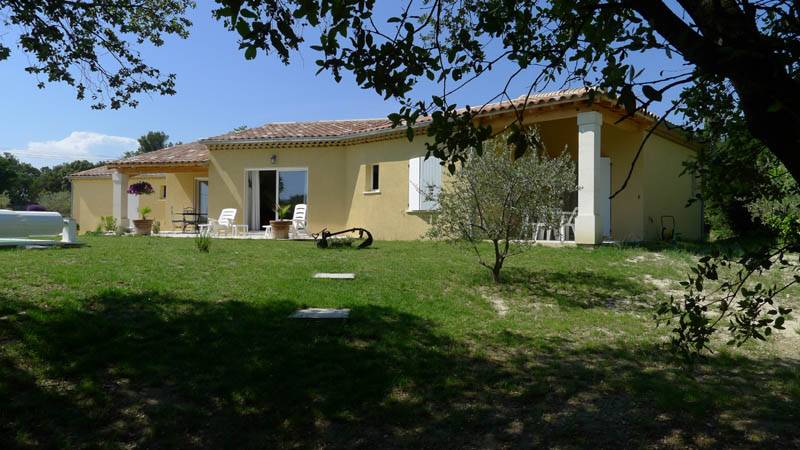 Villa récente a vendre proche de GRIGNAN plain pied de 170m² Villa récente a vendre proche de GRIGNAN plain pied de 170m²