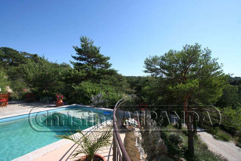 Villa entre Grignan et Nyons SOUS COMPROMIS DE VENTE Villa entre Grignan et Nyons A flanc de colline avec vue SOUS COMPROMIS DE VENTE